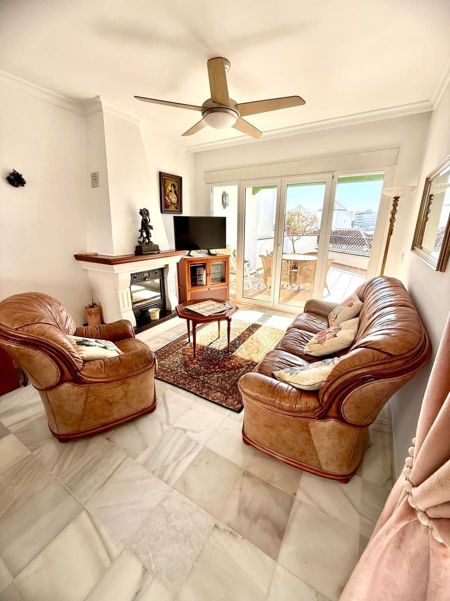 3 sovrum Semi-fristående Villa till salu i Nerja med pool garage - 429 900 € (Ref: 9330084)