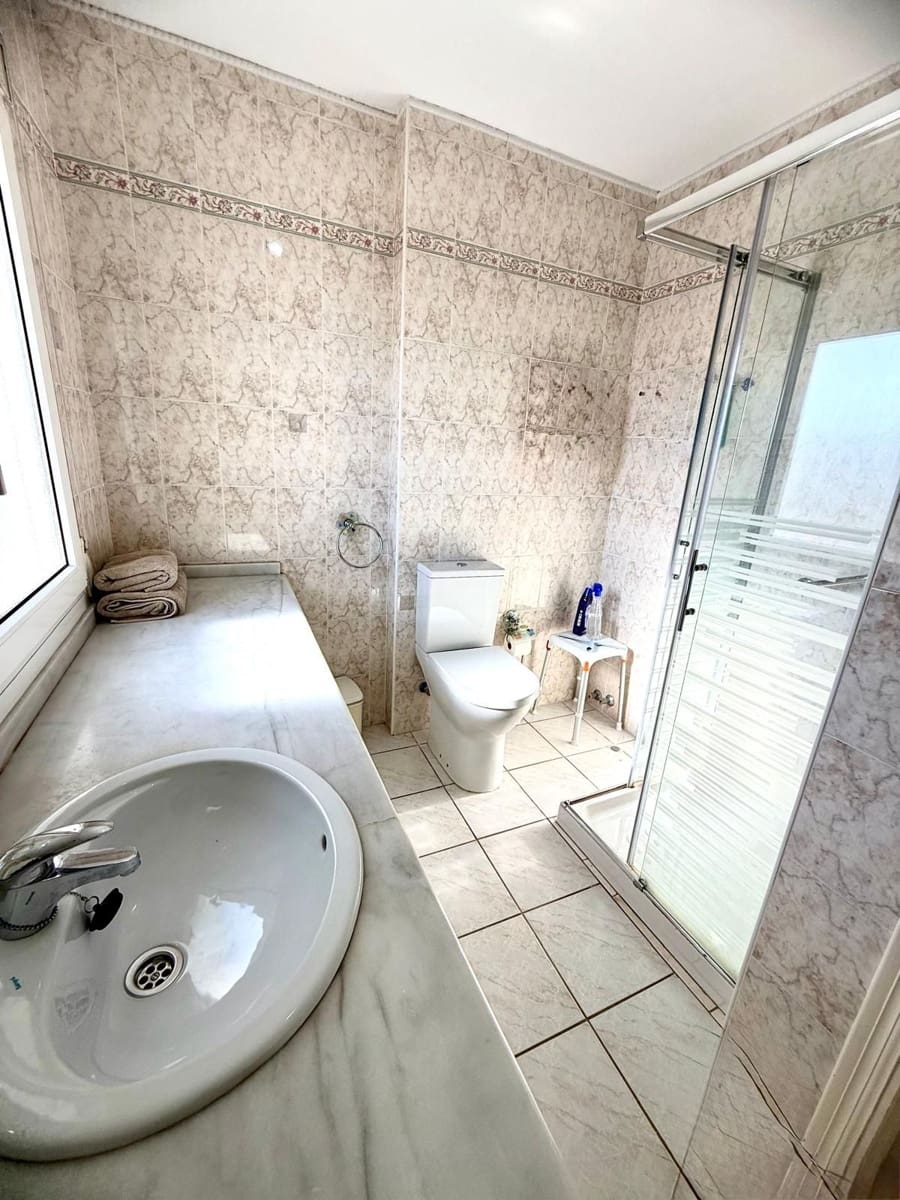 3 sovrum Semi-fristående Villa till salu i Nerja med pool garage - 429 900 € (Ref: 9330084)