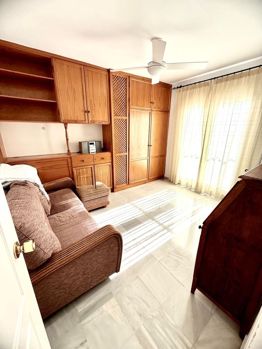 3 sovrum Semi-fristående Villa till salu i Nerja med pool garage - 429 900 € (Ref: 9330084)