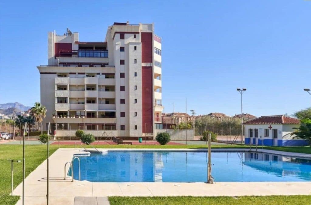 Apartamento de 2 habitaciones en Torrox-Costa en venta - 265.000 € (Ref: 9366937)