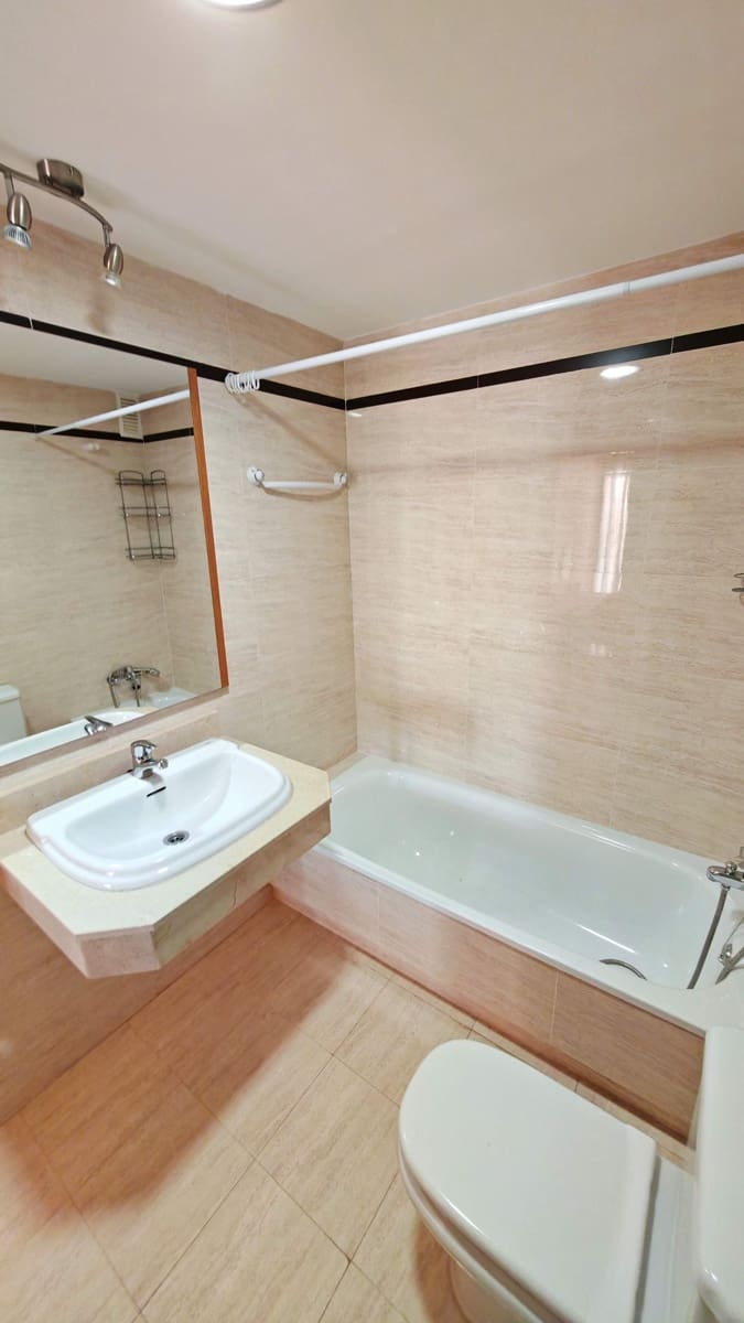 Apartamento de 2 habitaciones en Torrox-Costa en venta - 265.000 € (Ref: 9366937)