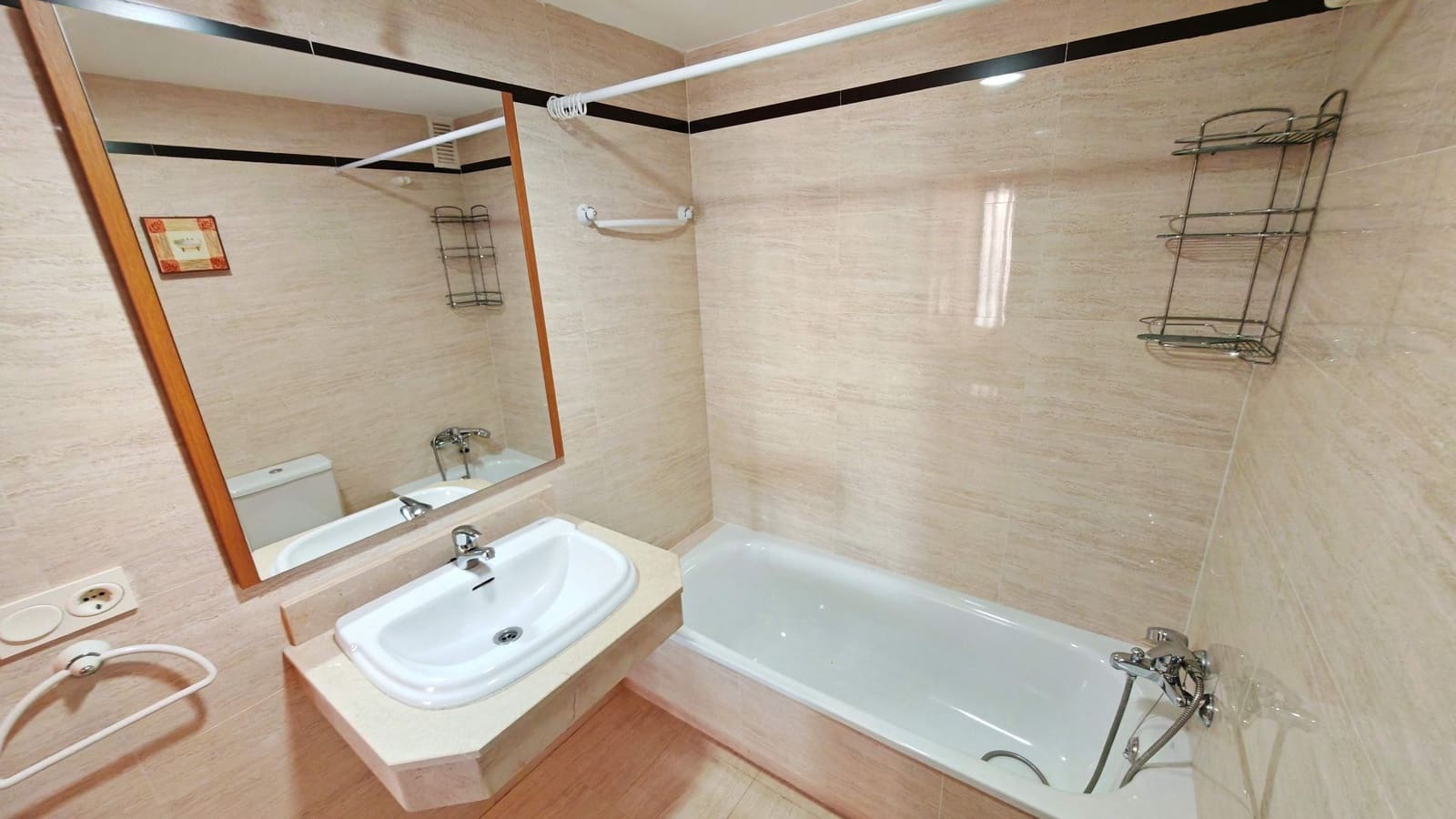 Apartamento de 2 habitaciones en Torrox-Costa en venta - 265.000 € (Ref: 9366937)