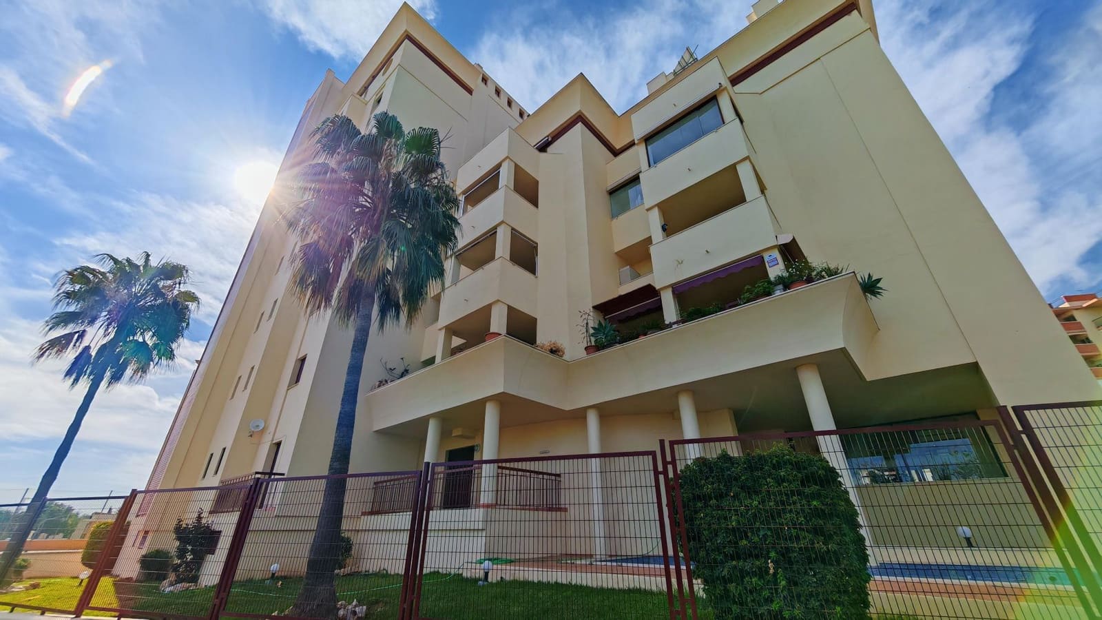Apartamento de 2 habitaciones en Torrox-Costa en venta - 265.000 € (Ref: 9366937)