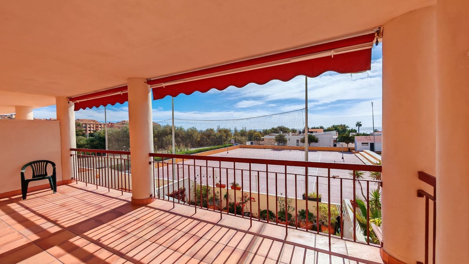 Apartamento de 2 habitaciones en Torrox-Costa en venta - 265.000 € (Ref: 9366937)