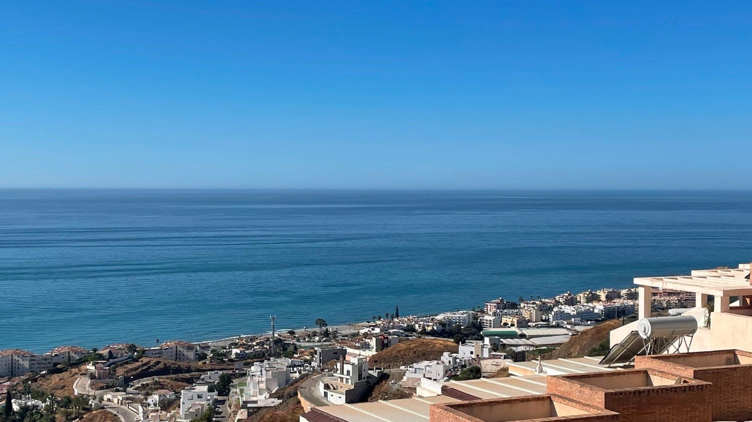 4 makuuhuone Huvila myytävänä paikassa Torrox-Costa mukana uima-altaan 
autotalli - 330 000 € (Ref: 9398163)