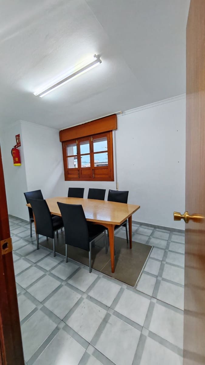 5 soveværelse Semi-Rækkehus til salg i Motril - € 329.000 (Ref: 9398166)