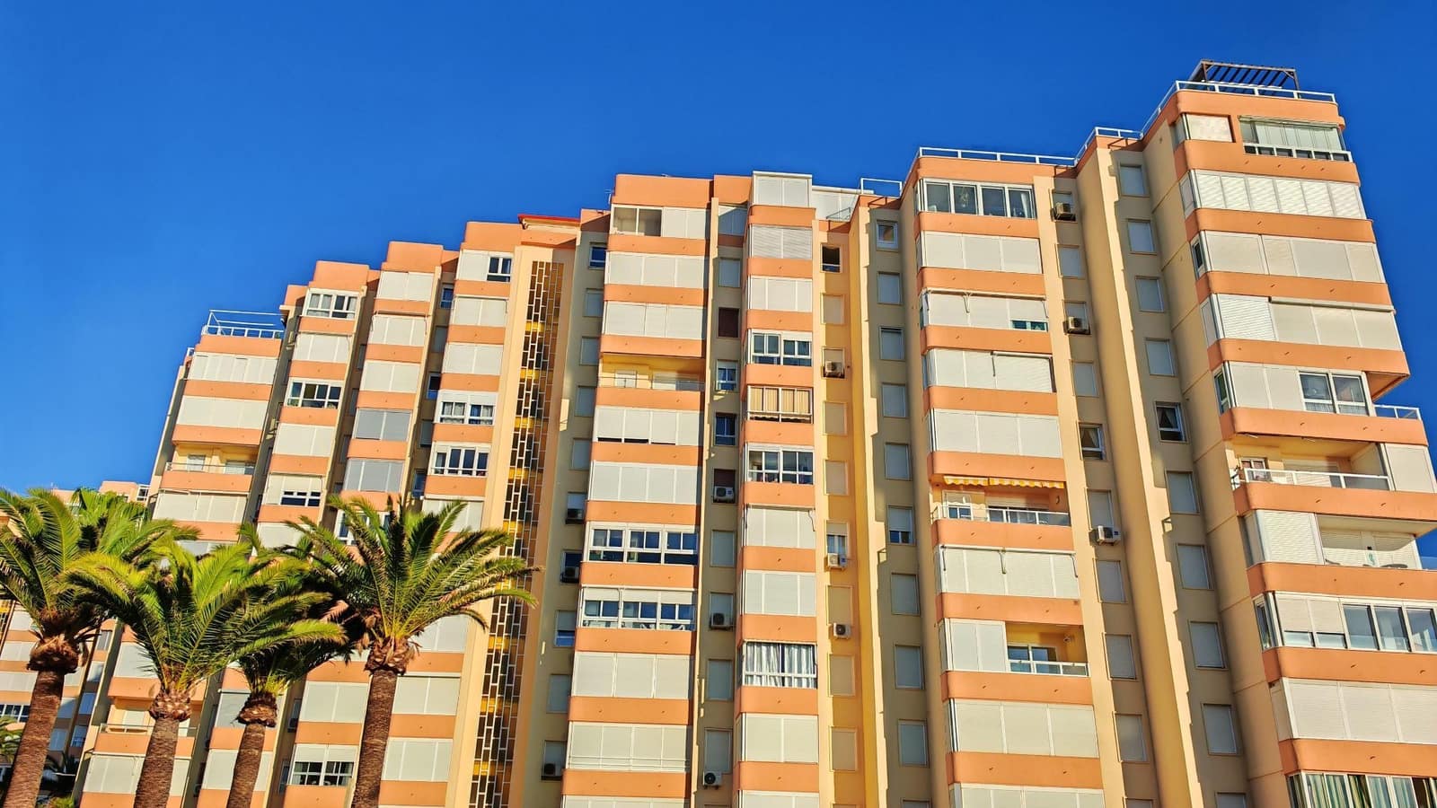 1 sypialnia Apartament na sprzedaż w Torrox-Costa z basenem - 220 000 € (Ref: 9409165)