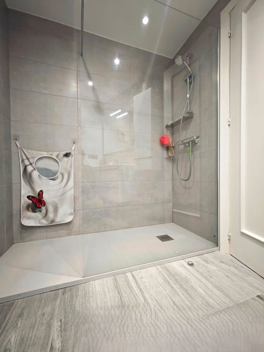 Apartment for sale in Torrox-Costa with pool - € 359,000 (Ref: 9413583)