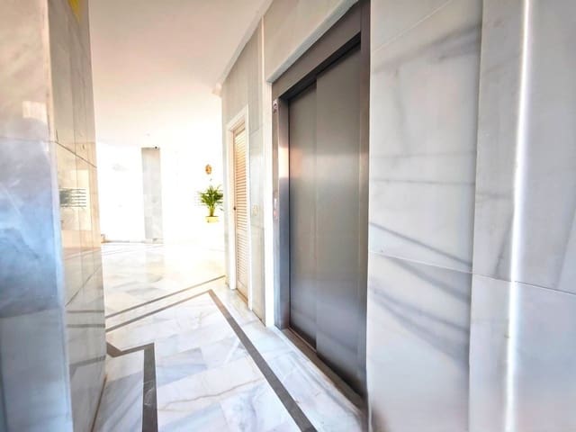 Apartamento en Torrox-Costa, Torrox en venta con piscina - 359.000 € (Ref: 9413583)