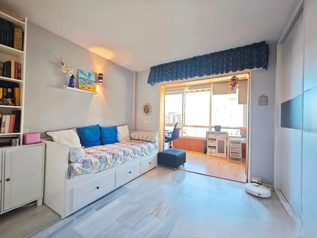 Apartamento en Torrox-Costa, Torrox en venta con piscina - 359.000 € (Ref: 9413583)