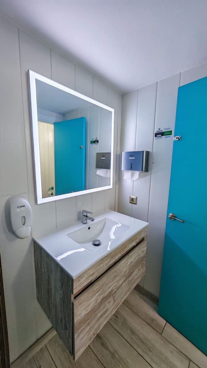 Kaupallinen vuokrattavana paikassa Torrox-Costa - 1 500 € (Ref: 9439445)