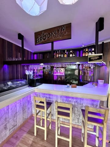 Komercyjne do wynajęcia w Torrox-Costa, Torrox - 1 500 € (Ref: 9439445)