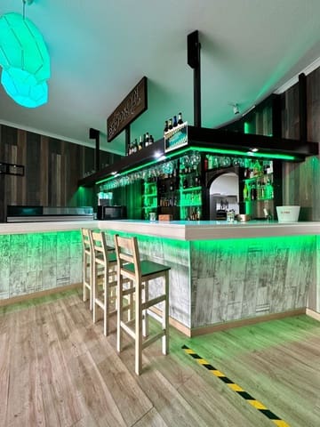 Komercyjne do wynajęcia w Torrox-Costa, Torrox - 1 500 € (Ref: 9439445)