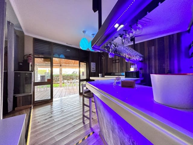 Komercyjne do wynajęcia w Torrox-Costa, Torrox - 1 500 € (Ref: 9439445)