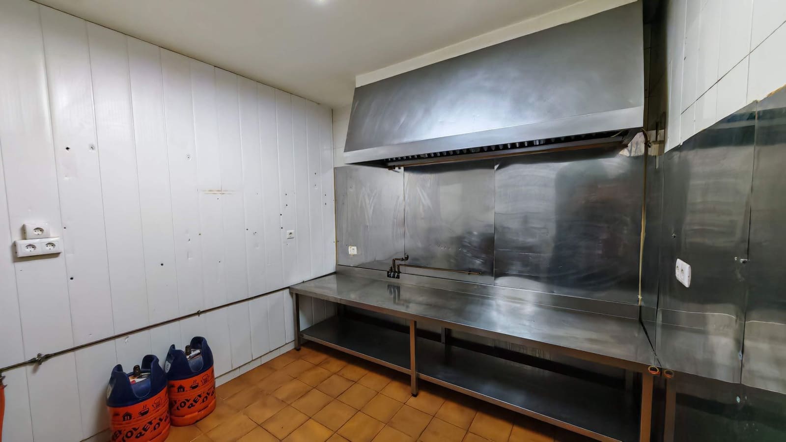 Kaupallinen vuokrattavana paikassa Torrox-Costa - 1 500 € (Ref: 9439445)