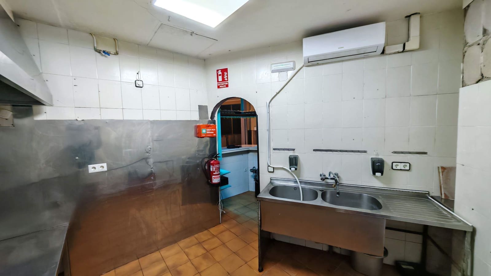 Kaupallinen vuokrattavana paikassa Torrox-Costa - 1 500 € (Ref: 9439445)