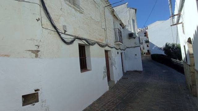 2 bedroom Apartment for sale in Sayalonga - € 22,000 (Ref: 9485509)