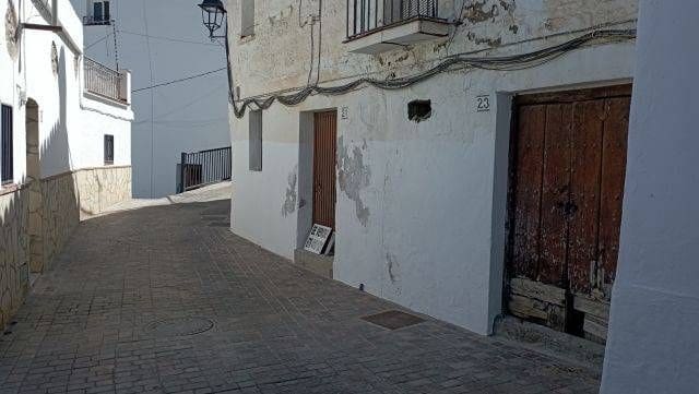 2 bedroom Apartment for sale in Sayalonga - € 22,000 (Ref: 9485509)