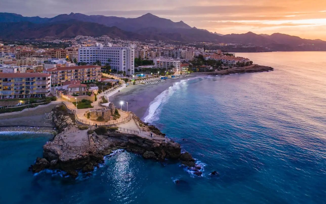 2 sypialnia Apartament na sprzedaż w Nerja - 195 000 € (Ref: 9529405)