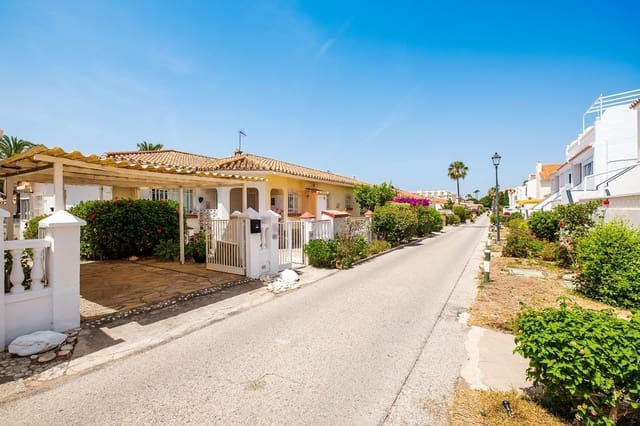 2 sovrum Semi-fristående Villa till salu i Torrox-Costa, Torrox med pool garage - 359 000 € (Ref: 9529407)