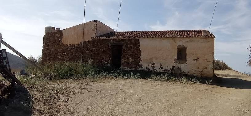 4 bedroom Finca/Country House for sale in Torrox-Costa - € 59,000 (Ref: 9560886)
