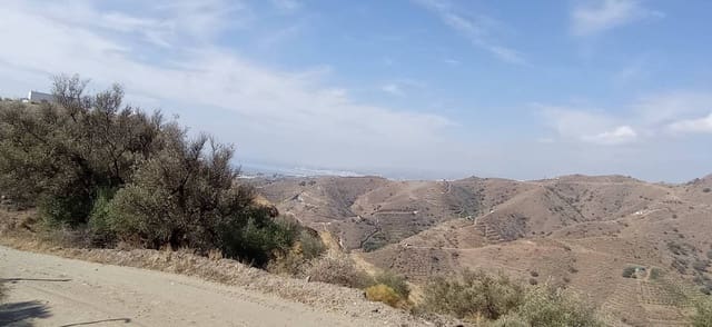 4 bedroom Finca/Country House for sale in Torrox-Costa, Torrox - € 59,000 (Ref: 9560886)