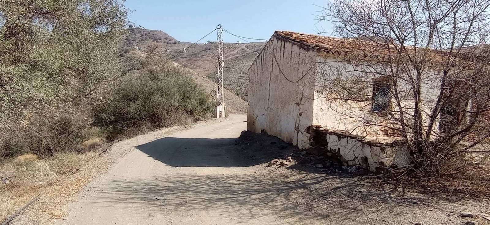 4 bedroom Finca/Country House for sale in Torrox-Costa - € 59,000 (Ref: 9560886)