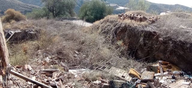 4 bedroom Finca/Country House for sale in Torrox-Costa, Torrox - € 59,000 (Ref: 9560886)