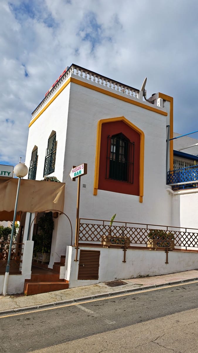 Local Commercial à vendre à Nerja avec garage - 150 000 € (Ref: 9560895)