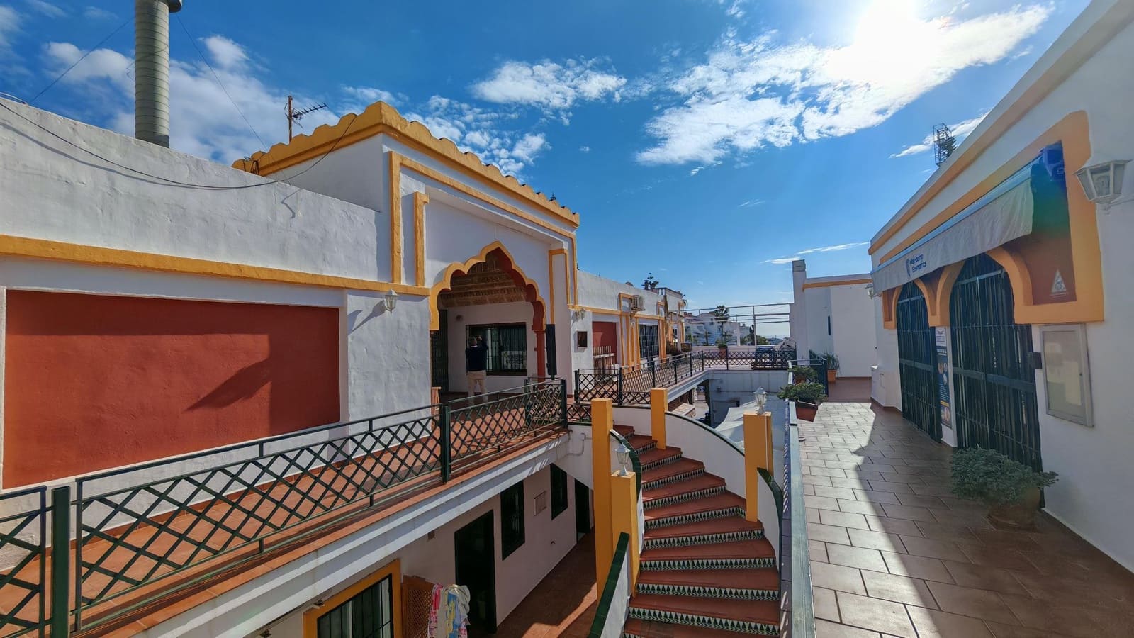 Local Commercial à vendre à Nerja avec garage - 150 000 € (Ref: 9560895)