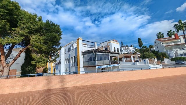 Commerciale in vendita in Nerja con garage - 150.000 € (Rif: 9560895)