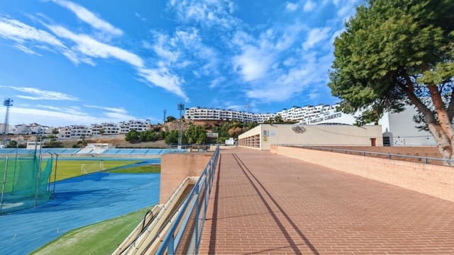 Commerciale in vendita in Nerja con garage - 150.000 € (Rif: 9560895)