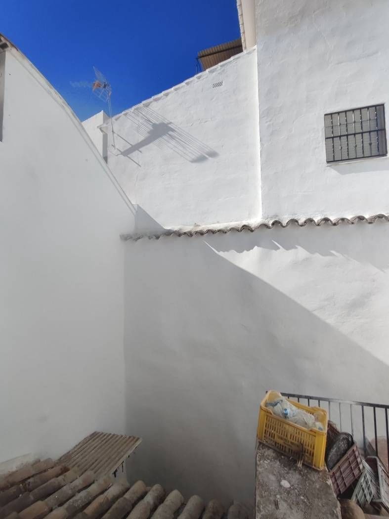 3 bedroom Townhouse for sale in Algarrobo - € 70,000 (Ref: 9560896)