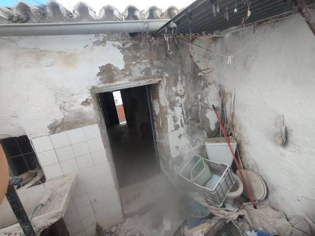 3 makuuhuone Omakotitalo myytävänä paikassa Algarrobo - 70 000 € (Ref: 9560896)