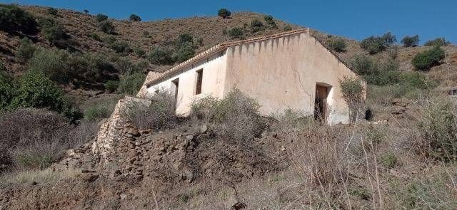 3 quarto Quinta/Casa Rural para venda em Velez-Malaga - 39 000 € (Ref: 9567995)