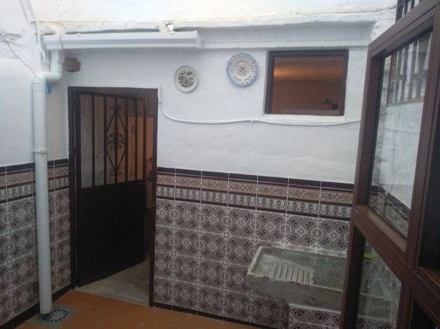 5 Zimmer Villa zu verkaufen in Sayalonga - 110.000 € (Ref: 9567996)