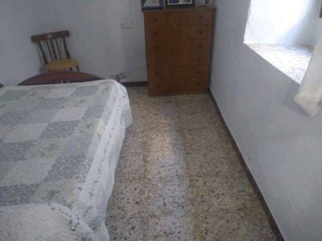 5 Zimmer Villa zu verkaufen in Sayalonga - 110.000 € (Ref: 9567996)