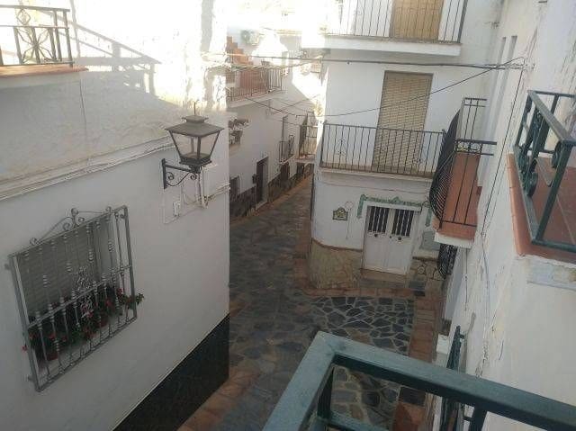 5 soverom Villa til salgs i Sayalonga - € 110 000 (Ref: 9567996)