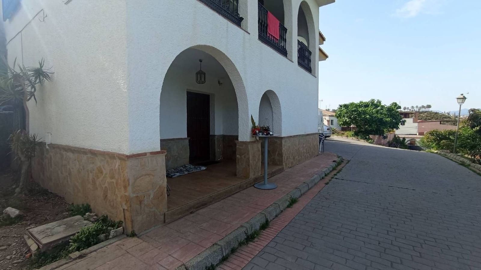 4 sypialnia Willa na sprzedaż w Torre del Mar z basenem garażem - 1 300 000 € (Ref: 9567998)