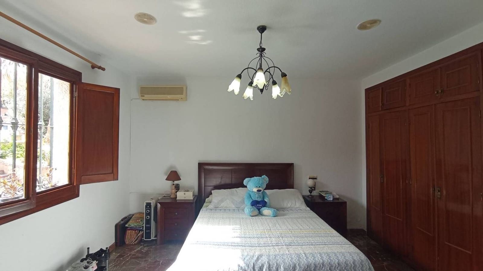 4 sypialnia Willa na sprzedaż w Torre del Mar z basenem garażem - 1 300 000 € (Ref: 9567998)