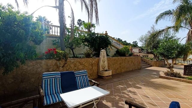 4 quarto Moradia para venda em Torre del Mar, Vélez-Málaga com piscina garagem - 1 300 000 € (Ref: 9567998)