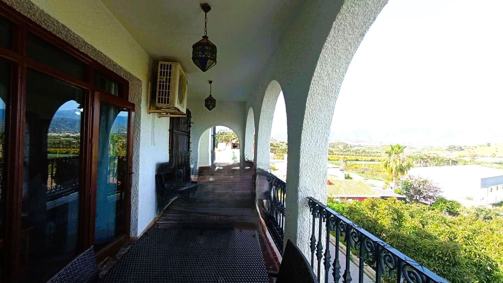 4 sypialnia Willa na sprzedaż w Torre del Mar z basenem garażem - 1 300 000 € (Ref: 9567998)