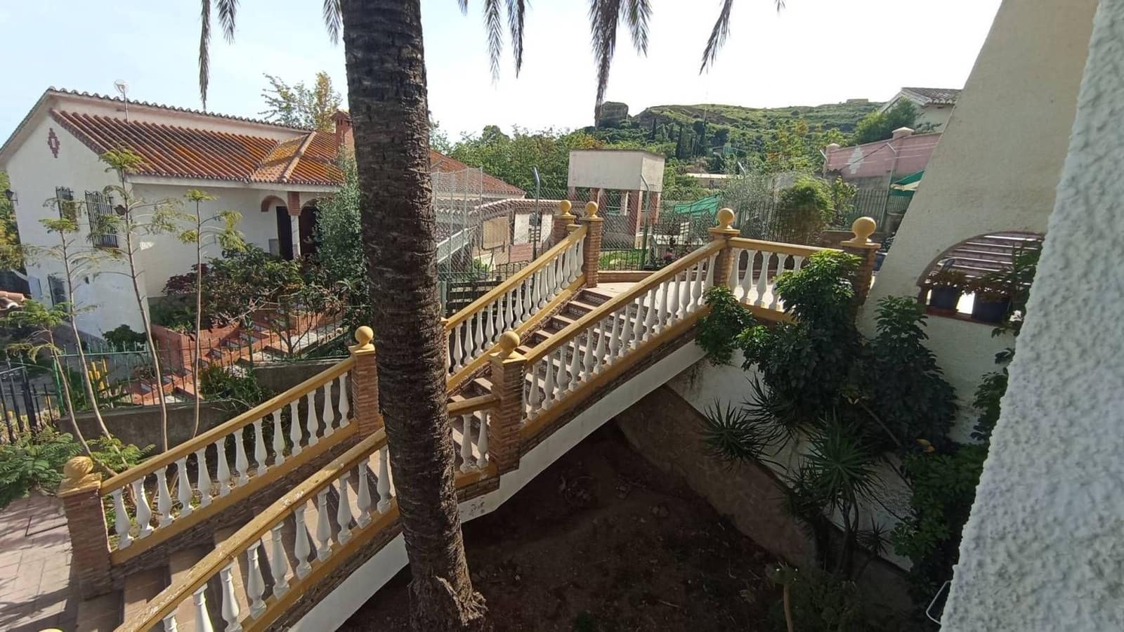 4 sypialnia Willa na sprzedaż w Torre del Mar z basenem garażem - 1 300 000 € (Ref: 9567998)