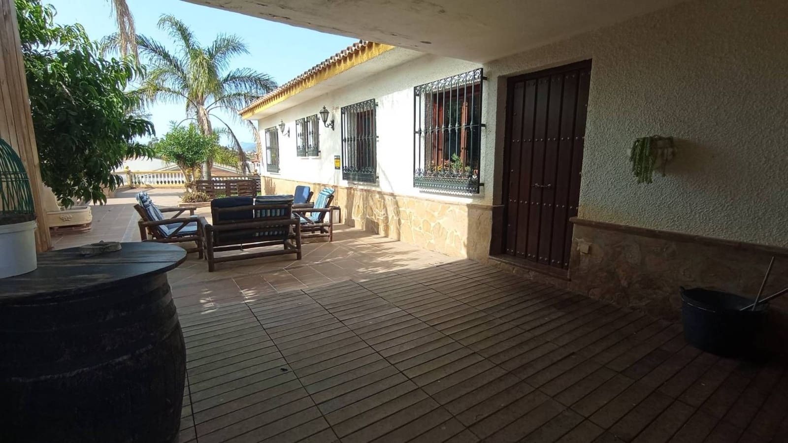 4 sypialnia Willa na sprzedaż w Torre del Mar z basenem garażem - 1 300 000 € (Ref: 9567998)