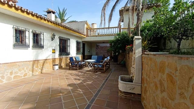 4 quarto Moradia para venda em Torre del Mar, Vélez-Málaga com piscina garagem - 1 300 000 € (Ref: 9567998)