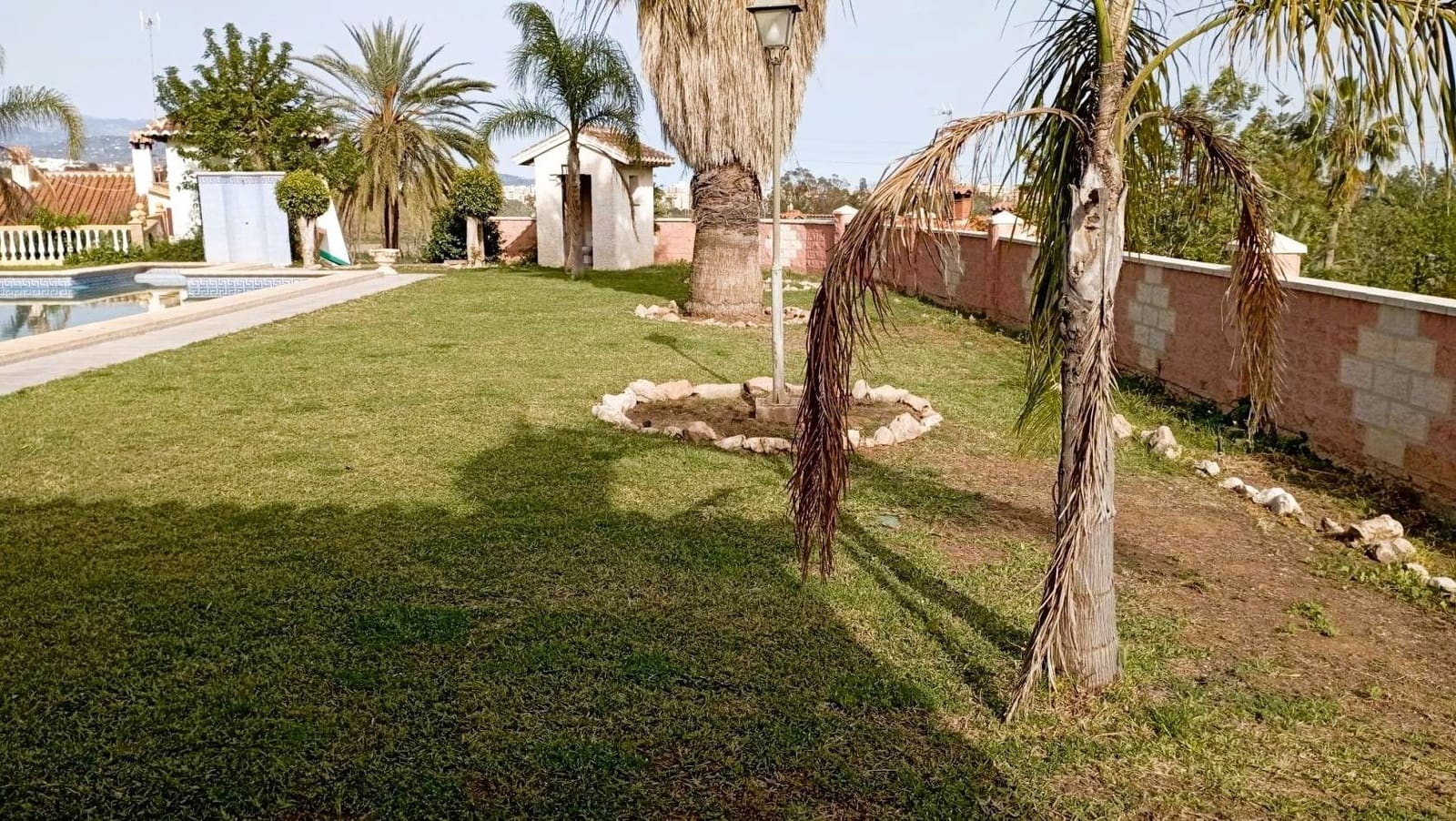 4 sypialnia Willa na sprzedaż w Torre del Mar z basenem garażem - 1 300 000 € (Ref: 9567998)