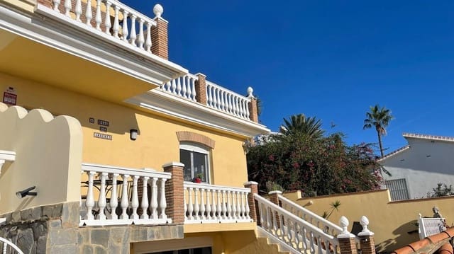 3 makuuhuone Huvila myytävänä paikassa Torrox-Costa, Torrox - 489 000 € (Ref: 9590673)