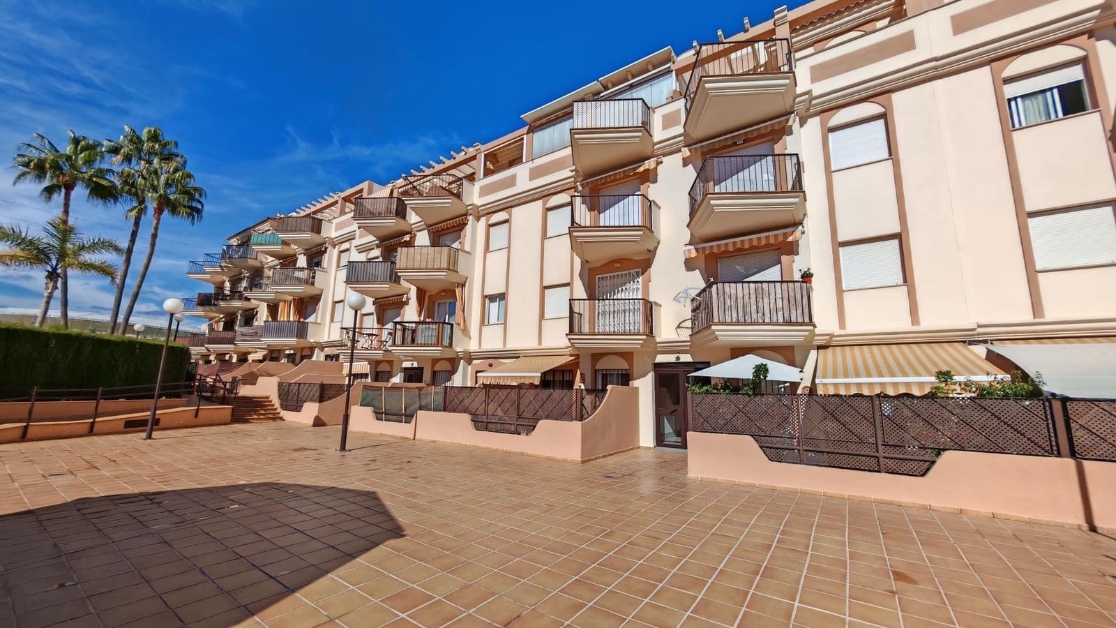 Apartment for sale in Torrox-Costa - € 15,000 (Ref: 9594615)