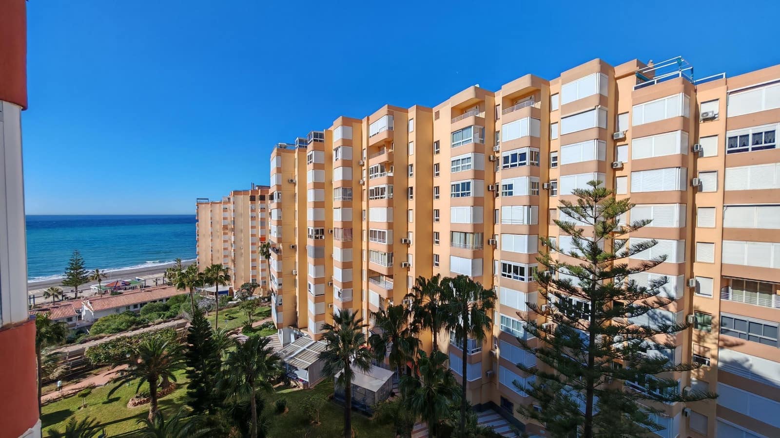 Studio for sale in Torrox-Costa with pool - € 159,000 (Ref: 9614674)