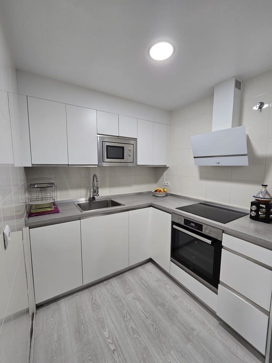 2 sypialnia Penthouse na sprzedaż w Torrox z basenem garażem - 285 000 € (Ref: 9640039)